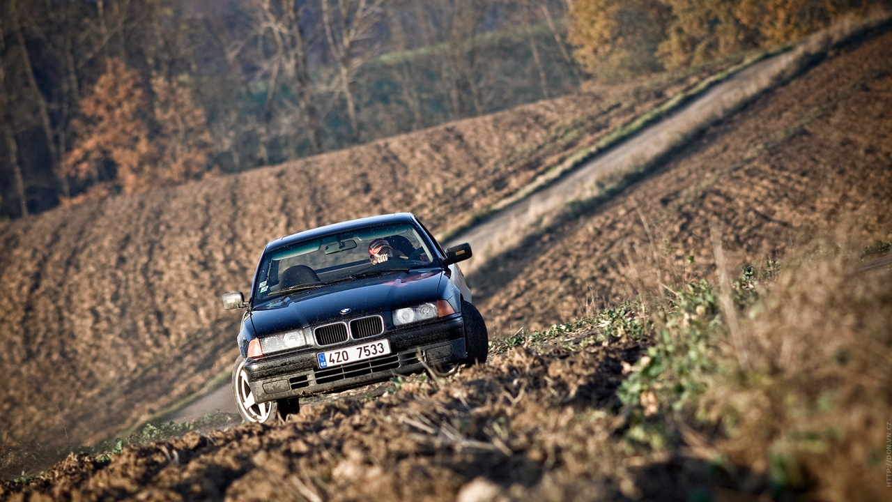 Autumn sliding - Lancer EVO 8, Civic Type-R, E46 330i, E-36 318is 