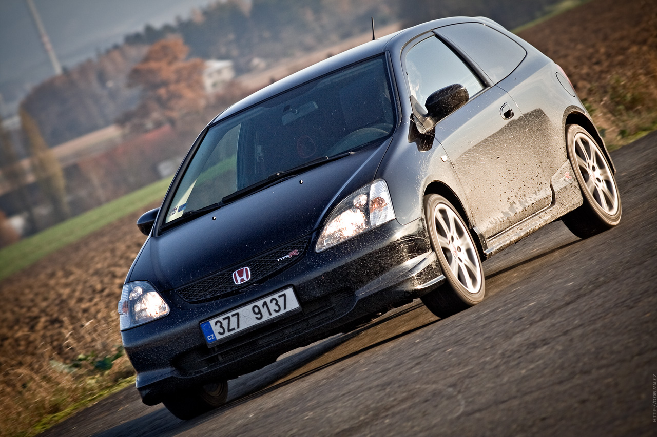 Autumn sliding - Lancer EVO 8, Civic Type-R, E46 330i, E-36 318is 