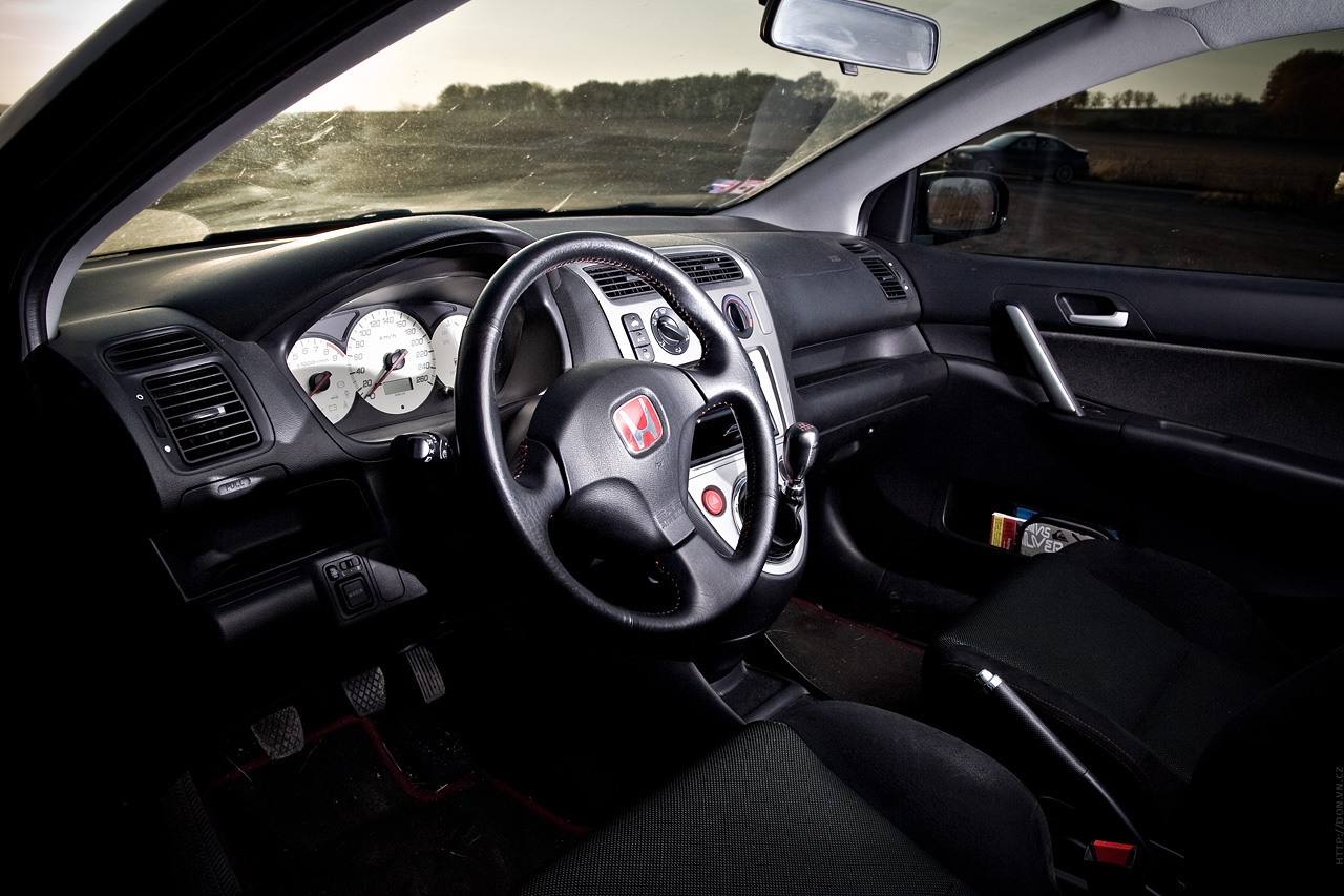Autumn sliding - Lancer EVO 8, Civic Type-R, E46 330i, E-36 318is 