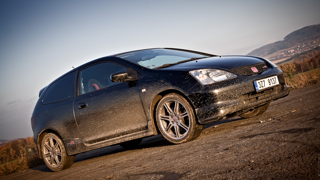 Autumn sliding - Lancer EVO 8, Civic Type-R, E46 330i, E-36 318is 