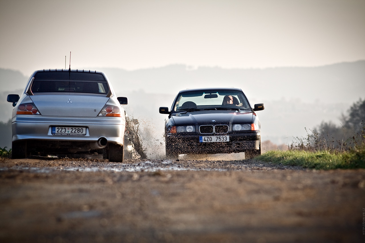 Autumn sliding - Lancer EVO 8, Civic Type-R, E46 330i, E-36 318is 