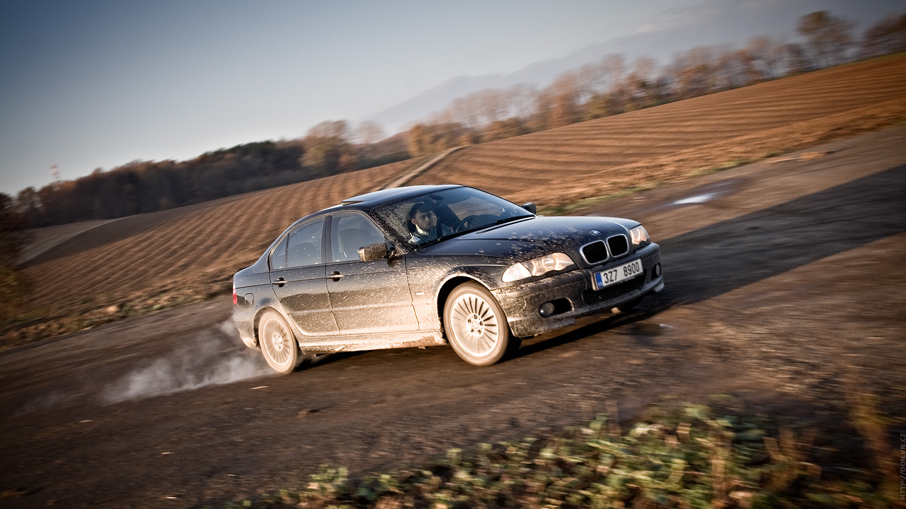 Autumn sliding - Lancer EVO 8, Civic Type-R, E46 330i, E-36 318is 