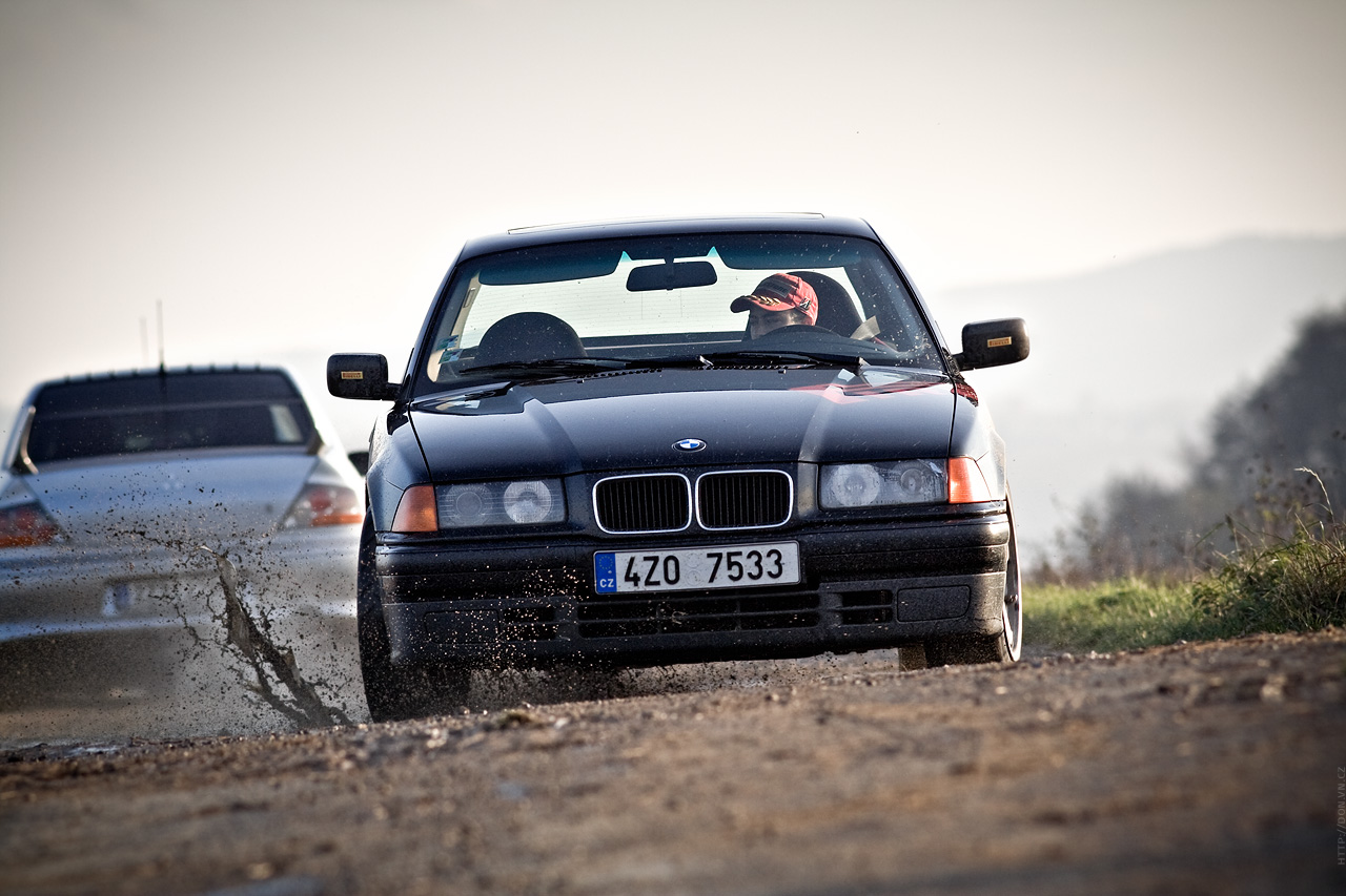 Autumn sliding - Lancer EVO 8, Civic Type-R, E46 330i, E-36 318is 