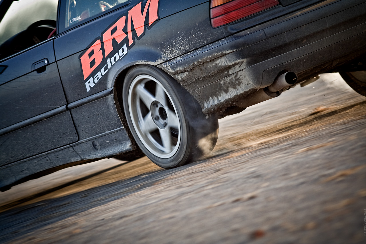 Autumn sliding - Lancer EVO 8, Civic Type-R, E46 330i, E-36 318is 