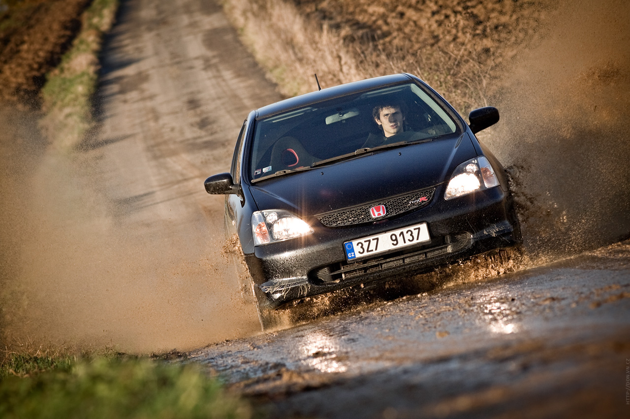 Autumn sliding - Lancer EVO 8, Civic Type-R, E46 330i, E-36 318is 