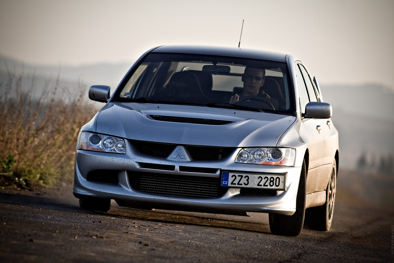 Autumn sliding - Lancer EVO 8, Civic Type-R, E46 330i, E-36 318is 