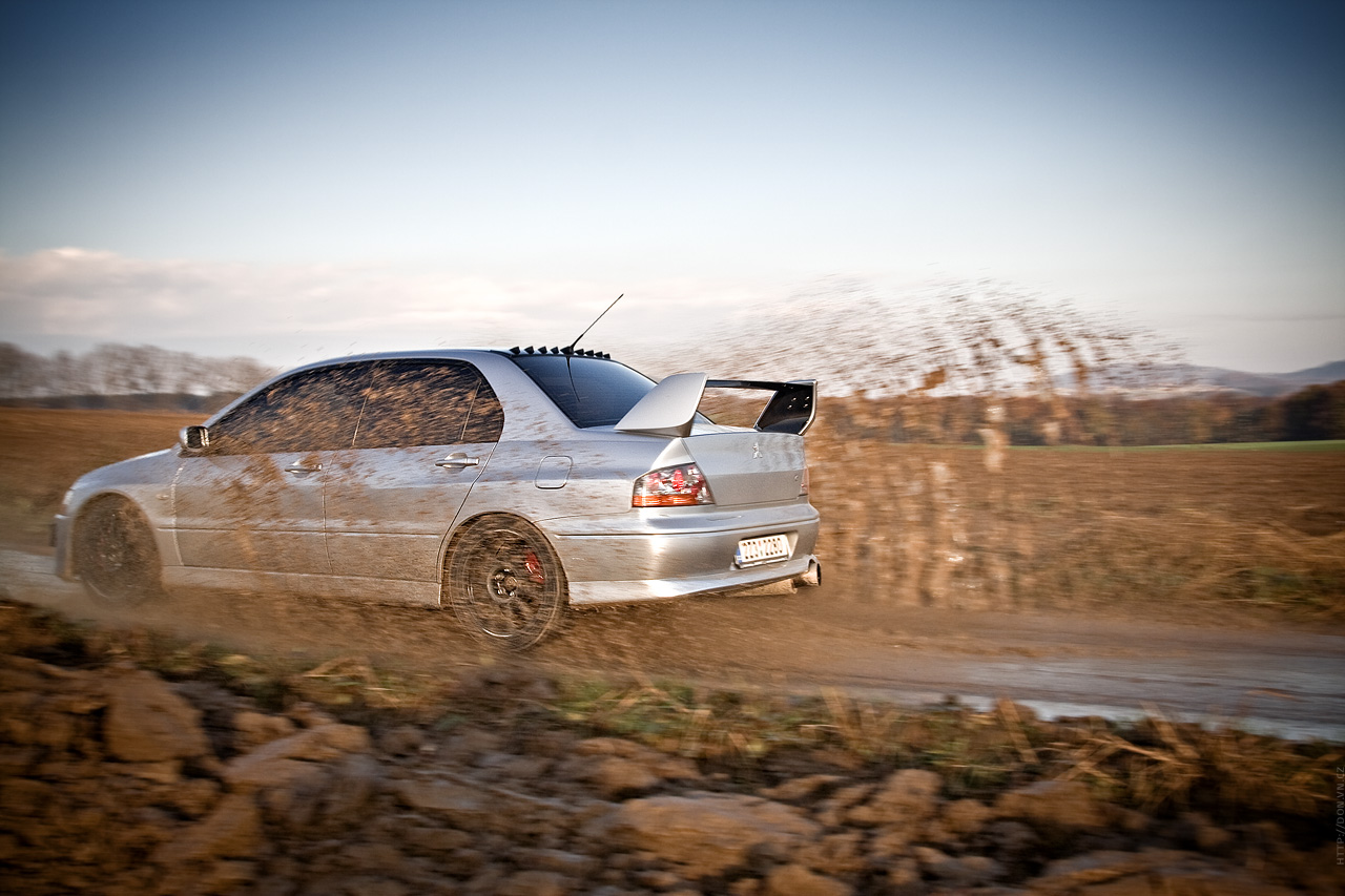 Autumn sliding - Lancer EVO 8, Civic Type-R, E46 330i, E-36 318is 