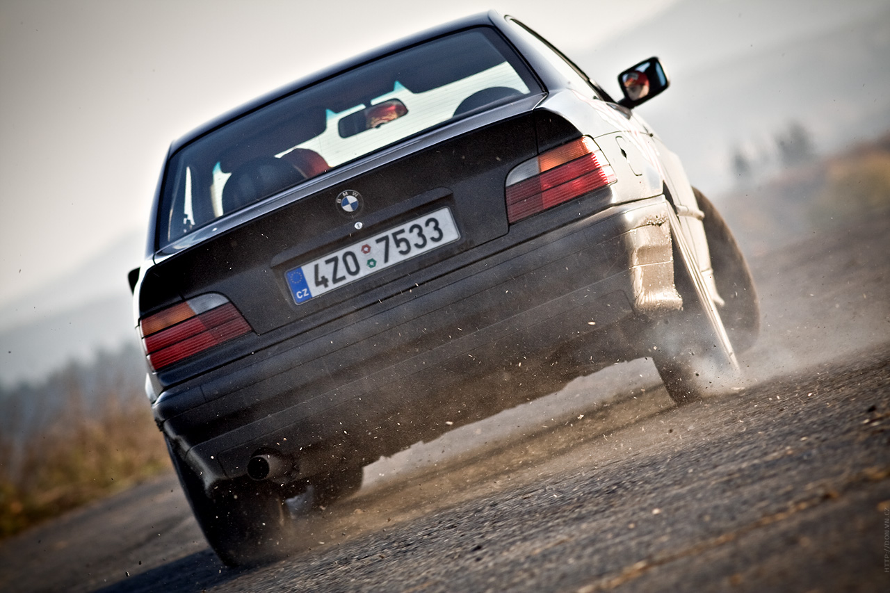 Autumn sliding - Lancer EVO 8, Civic Type-R, E46 330i, E-36 318is 
