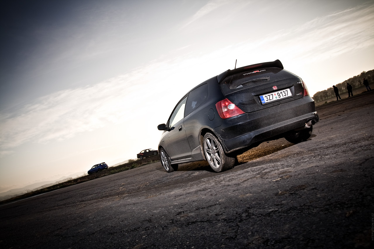 Autumn sliding - Lancer EVO 8, Civic Type-R, E46 330i, E-36 318is 
