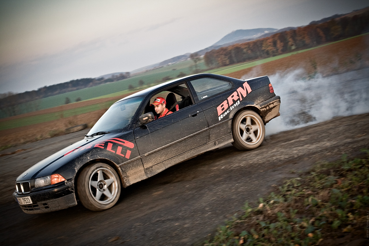 Autumn sliding - Lancer EVO 8, Civic Type-R, E46 330i, E-36 318is 