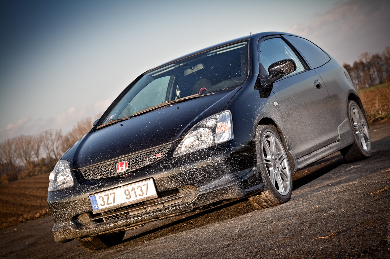 Autumn sliding - Lancer EVO 8, Civic Type-R, E46 330i, E-36 318is 