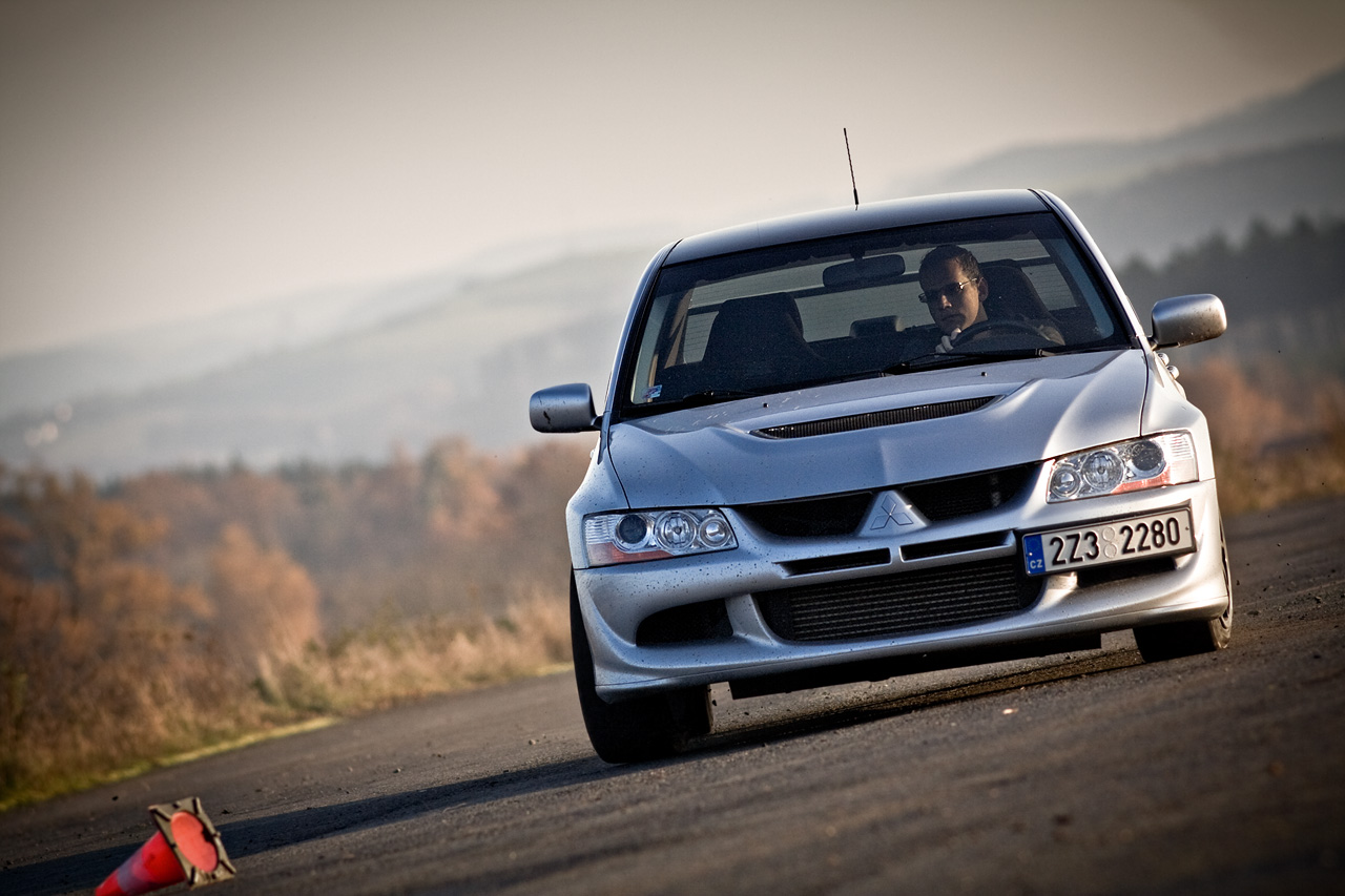 Autumn sliding - Lancer EVO 8, Civic Type-R, E46 330i, E-36 318is 