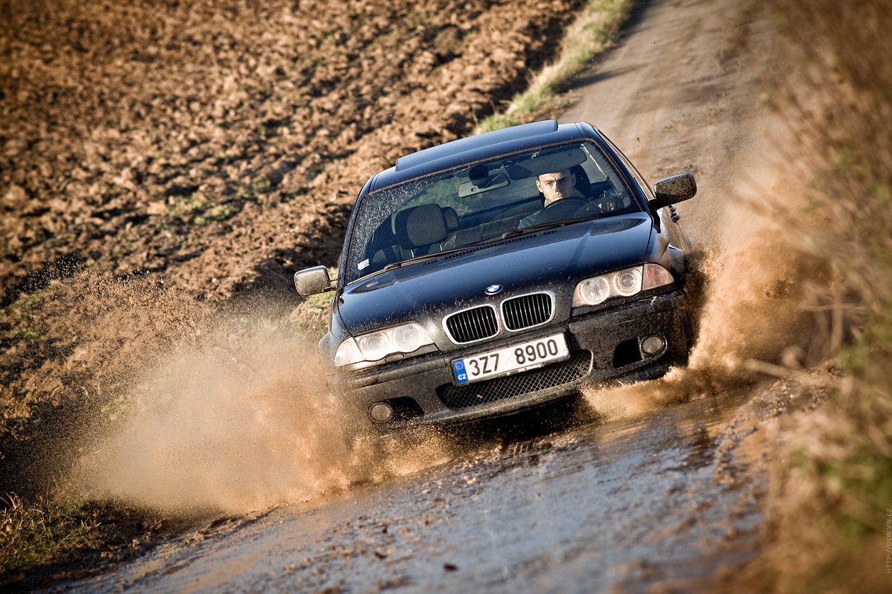 Autumn sliding - Lancer EVO 8, Civic Type-R, E46 330i, E-36 318is 