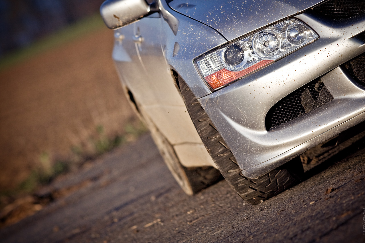 Autumn sliding - Lancer EVO 8, Civic Type-R, E46 330i, E-36 318is 