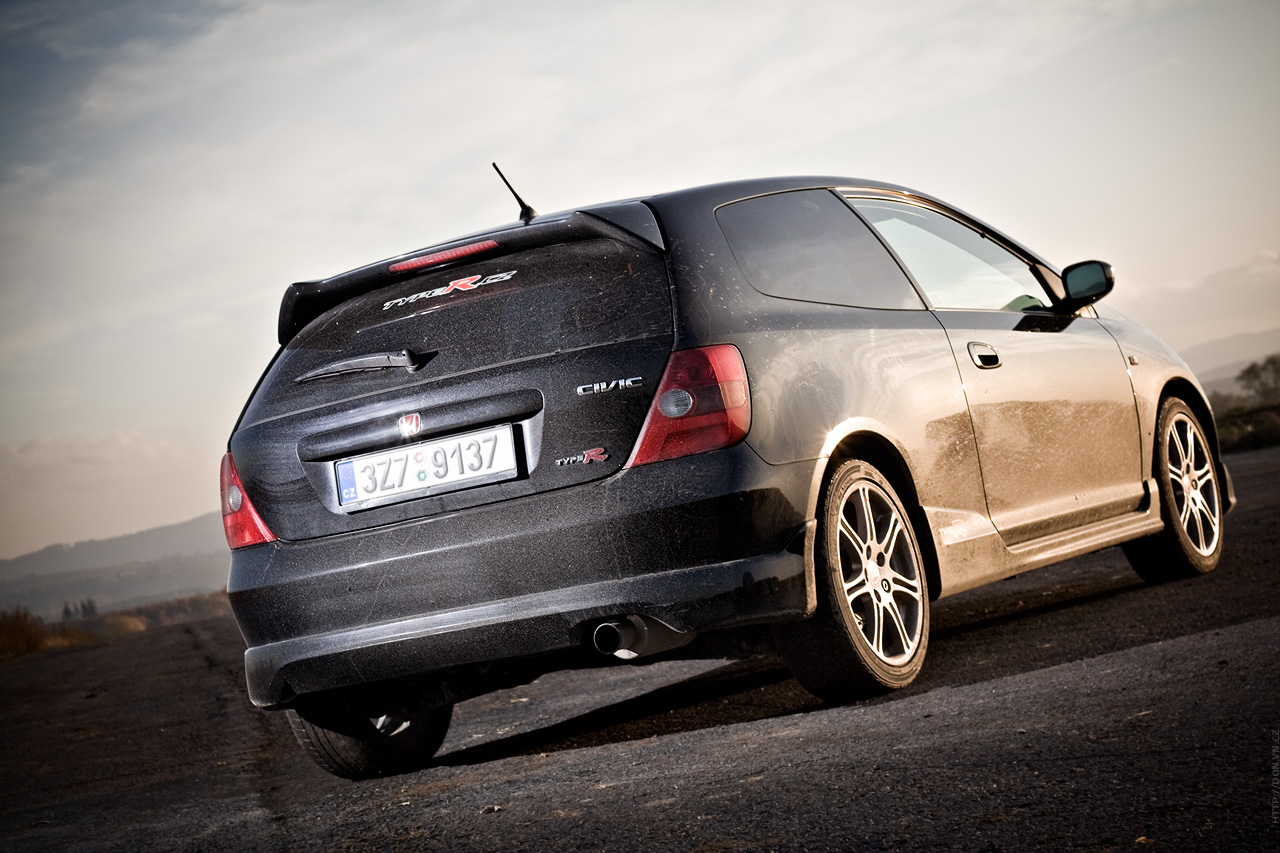 Autumn sliding - Lancer EVO 8, Civic Type-R, E46 330i, E-36 318is 