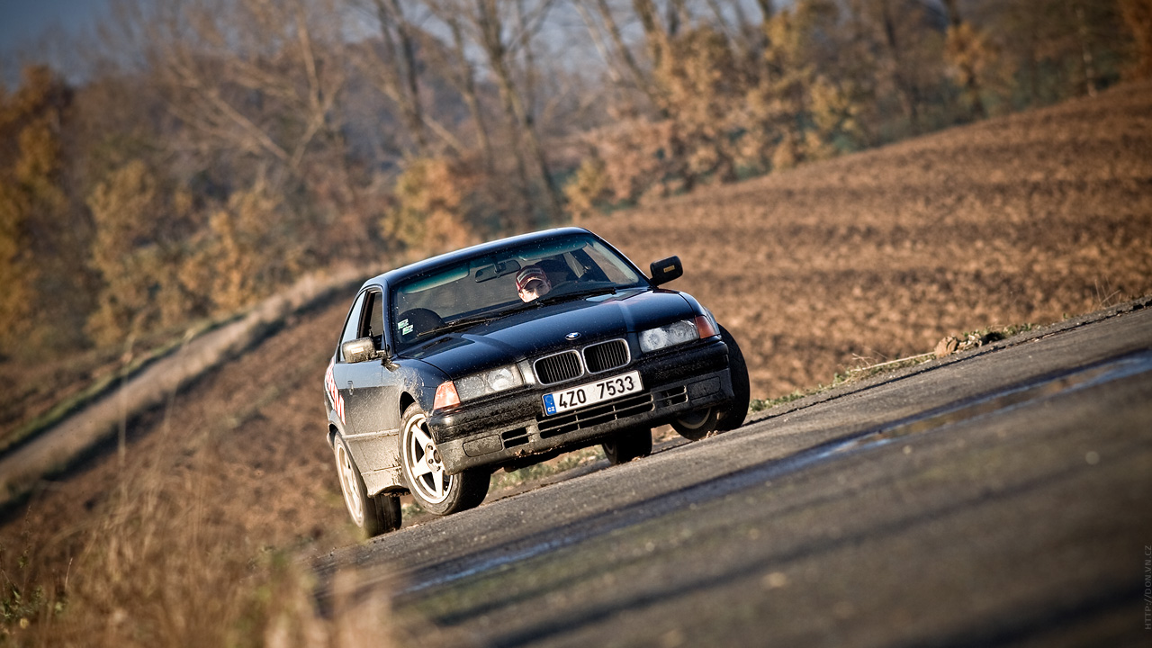 Autumn sliding - Lancer EVO 8, Civic Type-R, E46 330i, E-36 318is 