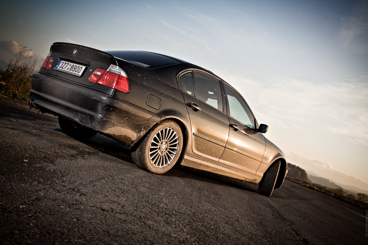 Autumn sliding - Lancer EVO 8, Civic Type-R, E46 330i, E-36 318is 